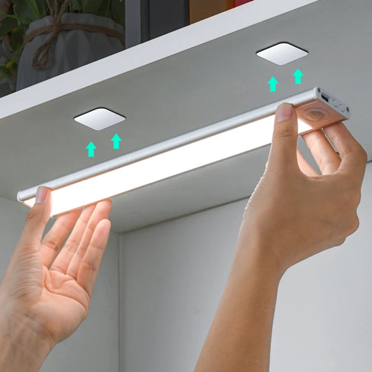 Luz noturna LED com sensor de movimento